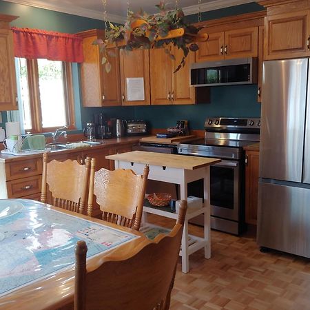 3 Bedrooms 3 Beds Near Metro -2 Parking Free Montreal Luaran gambar