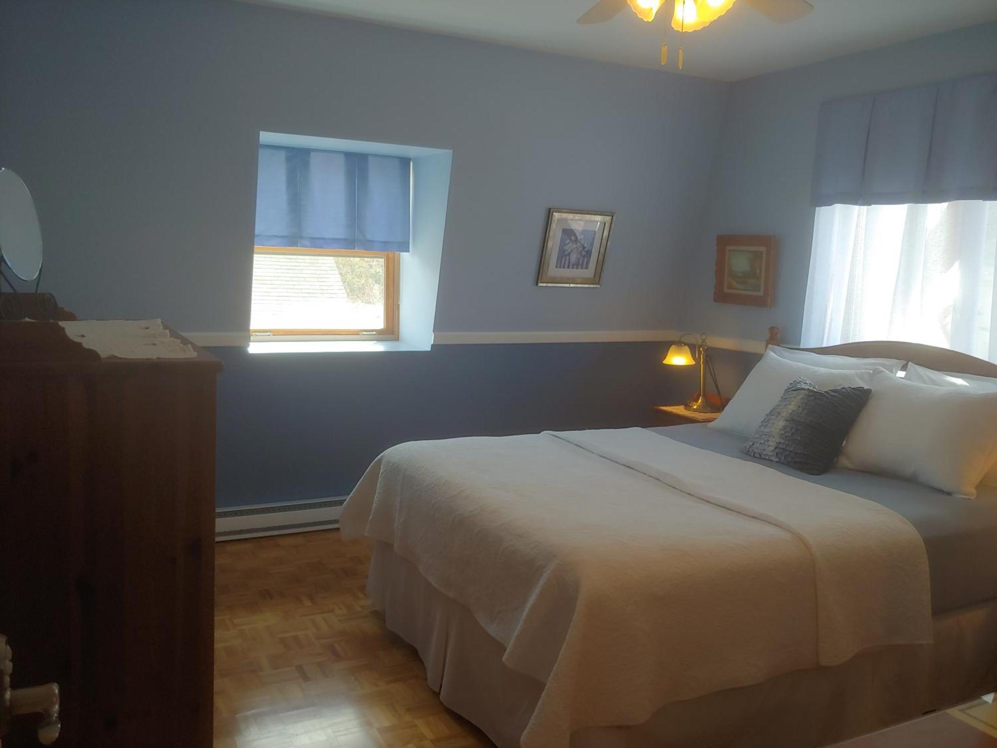 3 Bedrooms 3 Beds Near Metro -2 Parking Free Montreal Luaran gambar